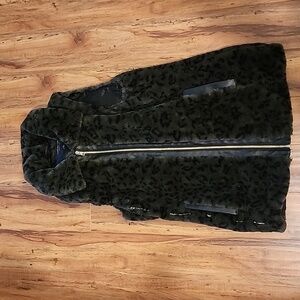 Marc New York faux fur fully lined vest m